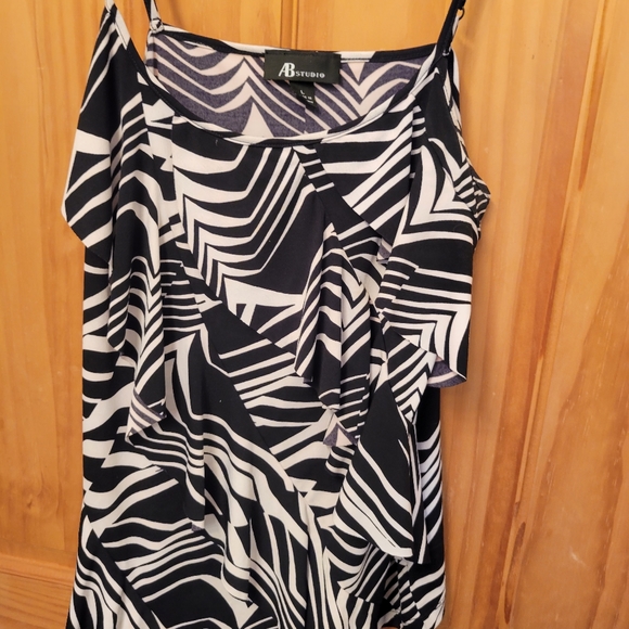 Halter top - Picture 3 of 3